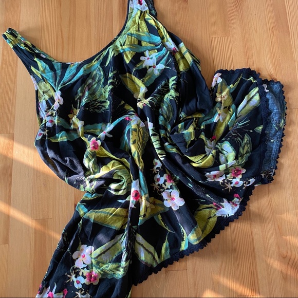 NWOT Urban Outfitters Sleeveless Tropical Tunic - Picture 1 of 7
